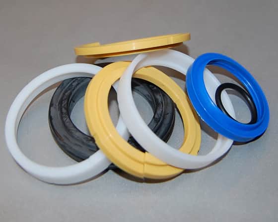 Kit di tenuta per piattaforma elevatrice