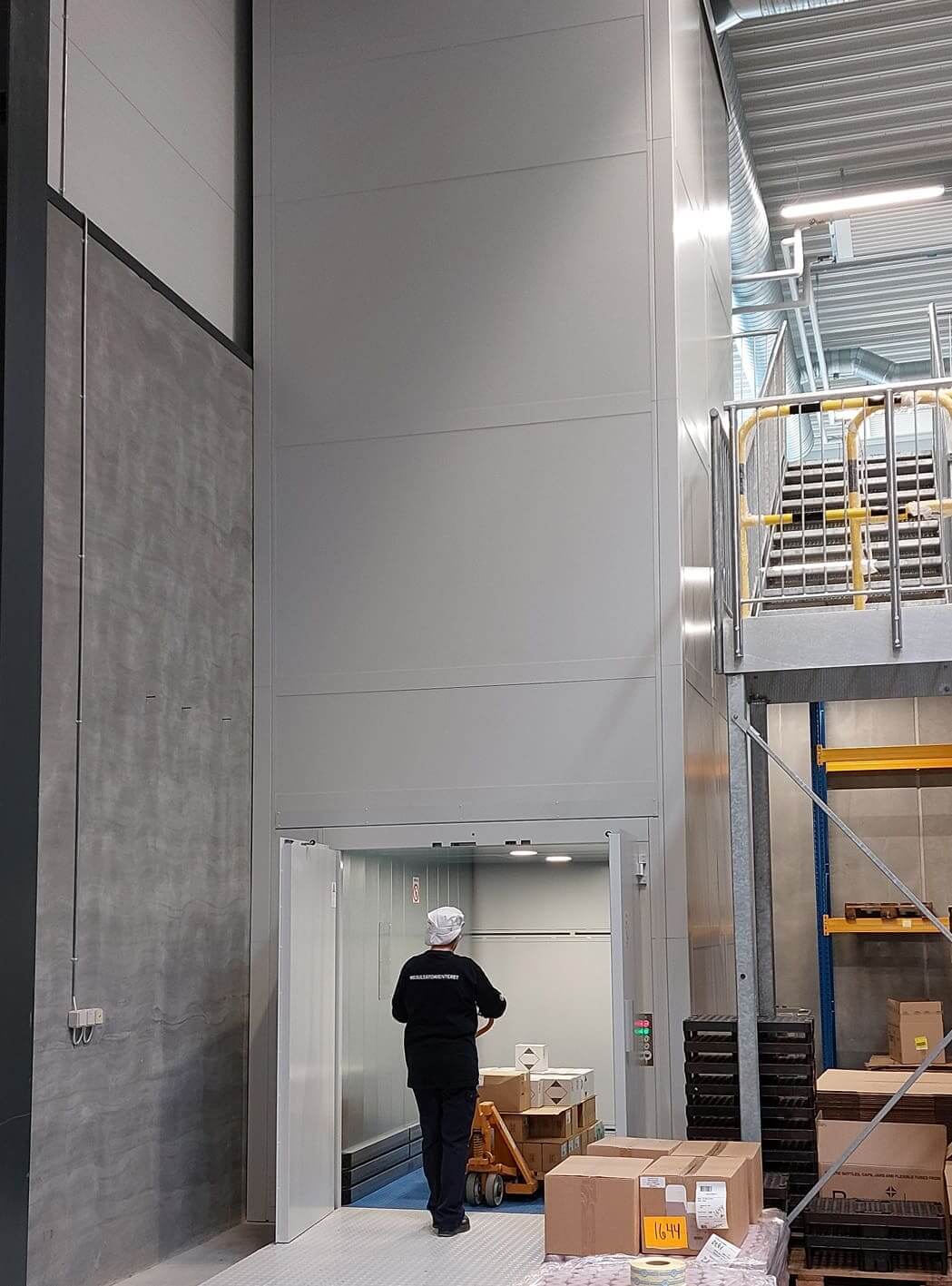 Translyft  mastlift i fabrik