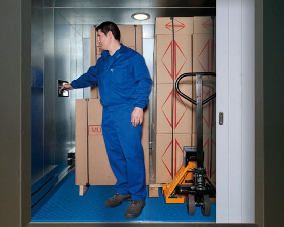 Translyft goods lift with attendant